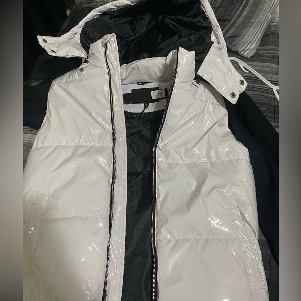 Puffer with no sleeves